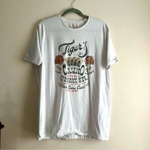 Lucky Brand • Tiger's Den‎ Casino Tee